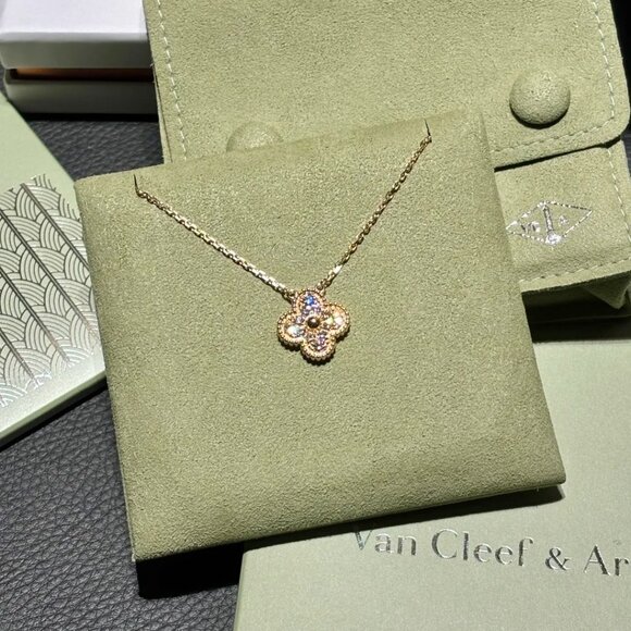 VCA Alhambra Lucky Clover Necklace - Picture 3 of 5